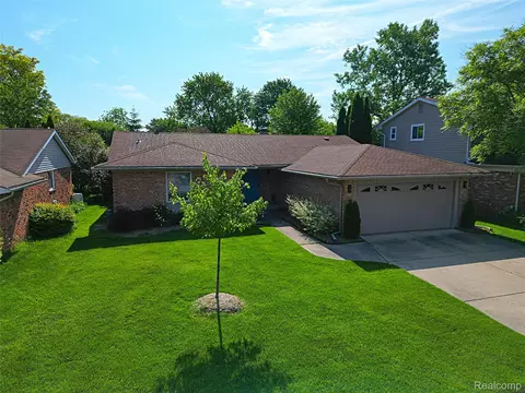 6198 Raintree Dr, Canton, MI 48187