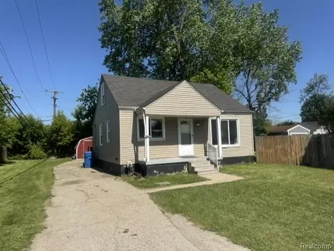 26648 Schoenherr Rd, Warren, MI 48089