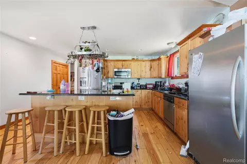 Kitchen - 11583 Cape Cod St, Taylor, MI 48180 photo 9 of 9