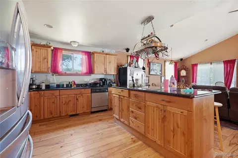 Kitchen - 11583 Cape Cod St, Taylor, MI 48180 photo 2 of 9