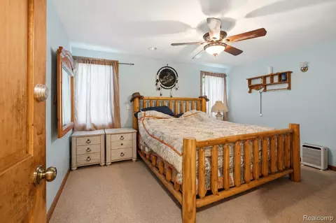 Bedroom - 11583 Cape Cod St, Taylor, MI 48180 photo 4 of 4