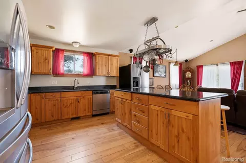 Kitchen - 11583 Cape Cod St, Taylor, MI 48180 photo 1 of 9