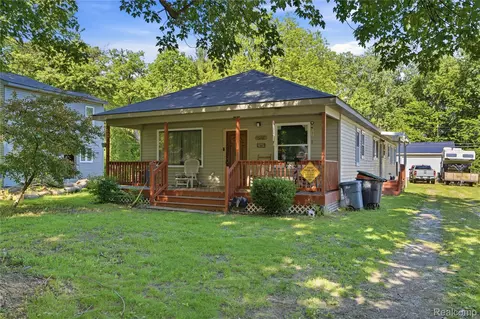11583 Cape Cod St, Taylor, MI 48180