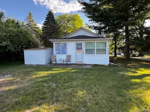 9485 Portage Lake Ave, Dexter, MI 48169
