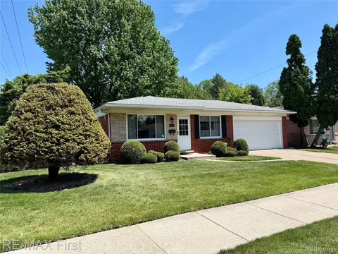 25886 Masch Ave, Warren, MI 48091