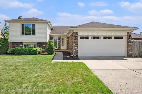 13732 Brunswick Dr, Sterling Heights, MI 48312