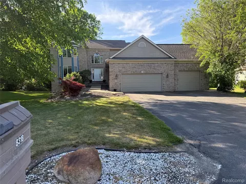 8318 Mill Pointe Ct, Goodrich, MI 48438