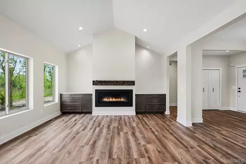 Living - 57560 Omo Rd, Ray, MI 48096 photo 1 of 2