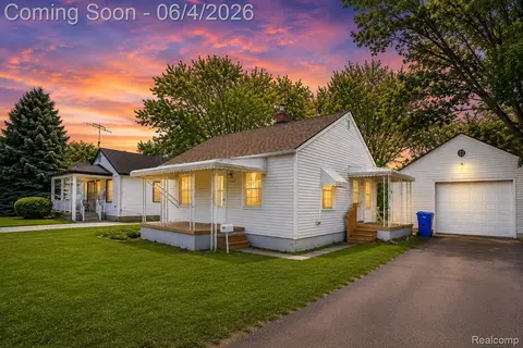 24895 Marigold Ave, Warren, MI 48089