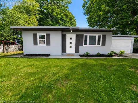 2914 Sturges St, Port Huron, MI 48060