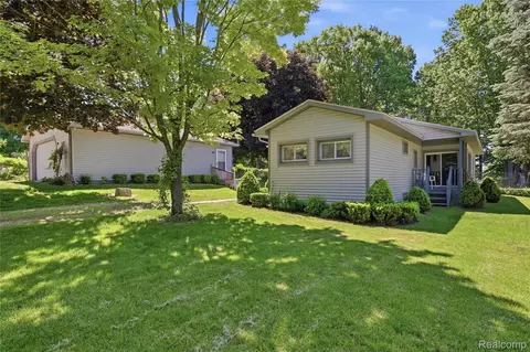 3700 Sylvester Dr, Dryden, MI 48428