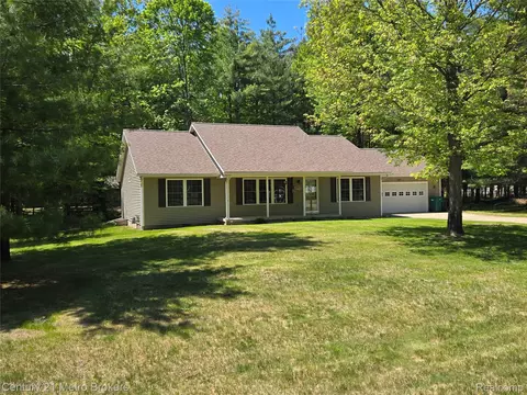 101 Swift Deer Trl, Denton, MI 48651