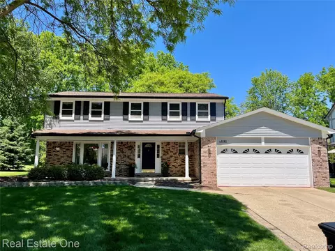 3182 Baypoint Dr, Rochester Hills, MI 48309
