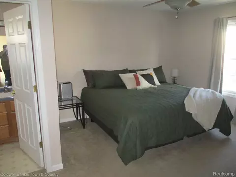 Bedroom - 714 Eagle Dr, Fenton, MI 48430 photo 2 of 7