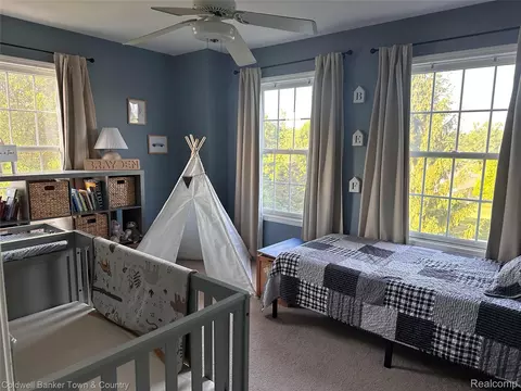Bedroom - 714 Eagle Dr, Fenton, MI 48430 photo 3 of 7