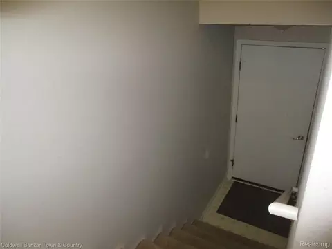 Entry Way - 714 Eagle Dr, Fenton, MI 48430 photo 5 of 5