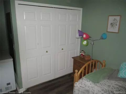 Bedroom - 714 Eagle Dr, Fenton, MI 48430 photo 7 of 7