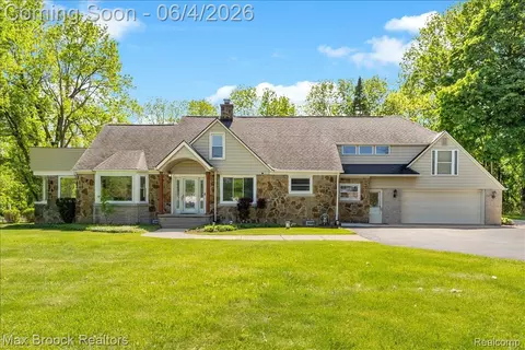43747 Woodward Ave, Bloomfield Hills, MI 48302