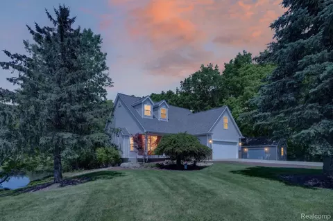 9055 Hegel Rd, Goodrich, MI 48438