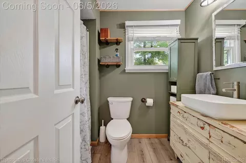 Bath - 39185 Chase St, Romulus, MI 48174 photo 2 of 2