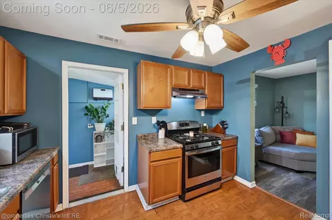 Entry Way - 39185 Chase St, Romulus, MI 48174 photo 1 of 1
