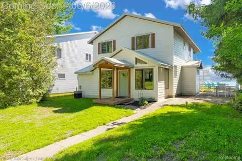 7758 Rest Haven Ct, Lakeport, MI 48059