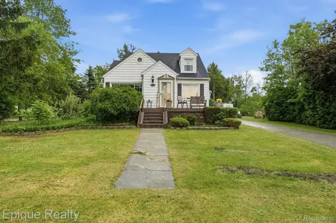 608 S Main St, Capac, MI 48014
