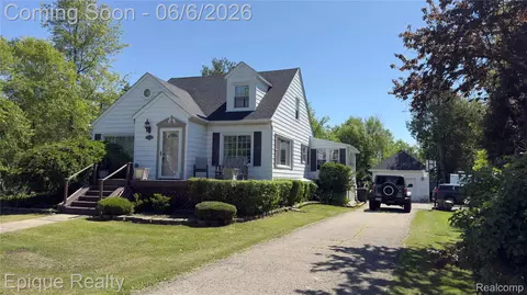608 S Main St, Capac, MI 48014