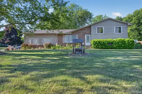 2471 Valley Church Dr, Thetford, MI 48420