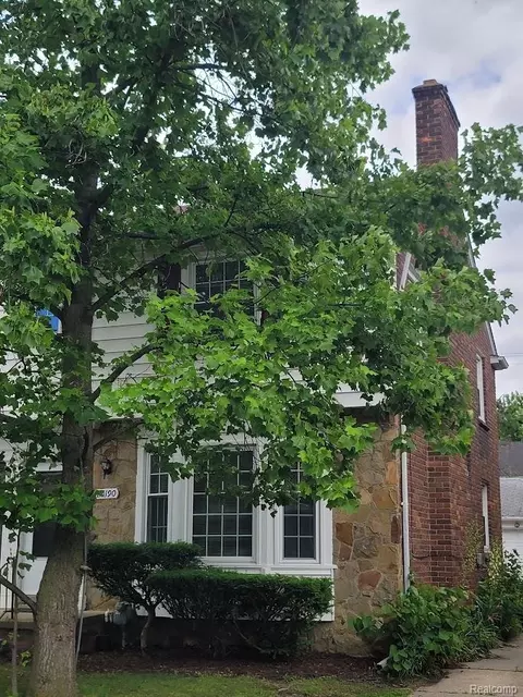 20190 Stratford Rd, Detroit, MI 48221