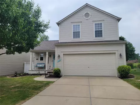 5100 Meadow Crest Cir, Grand Blanc, MI 48442