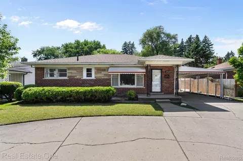 26401 Little Mack Ave, Saint Clair Shores, MI 48081