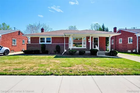 8224 N Evangeline St, Dearborn Heights, MI 48127