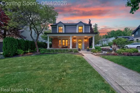 810 Harmon St, Birmingham, MI 48009