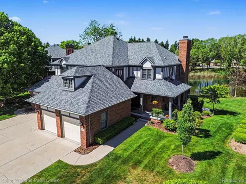 63 Burniah Ln, Orion, MI 48362