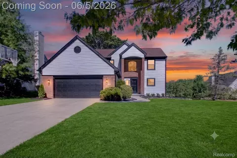 3901 Highlander Way W, Pittsfield, MI 48108