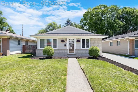 12180 Arcola St, Livonia, MI 48150