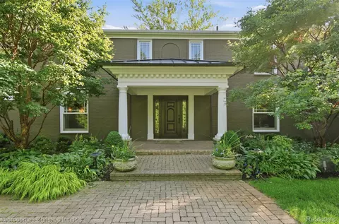 25235 Canterbury Rd, Franklin, MI 48025