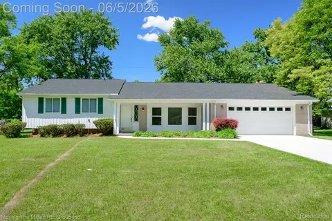 23735 W Newell Cir, Farmington Hills, MI 48336