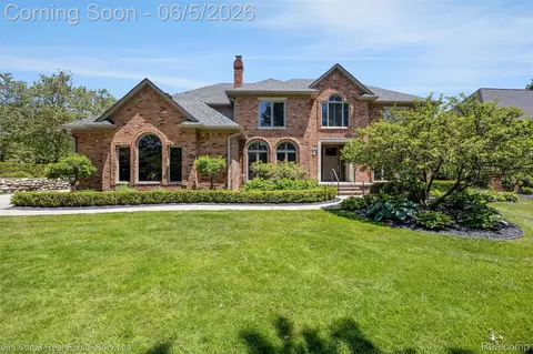 910 Edgemont Park, Grosse Pointe Park, MI 48230