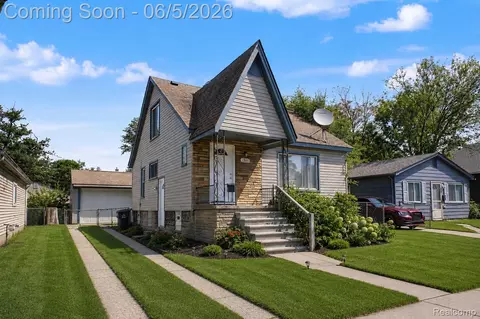 1301 E Muir Ave, Hazel Park, MI 48030