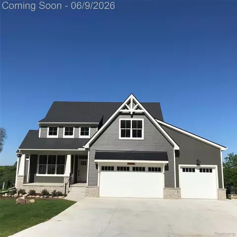 1752 Milford Hts, Milford, MI 48381