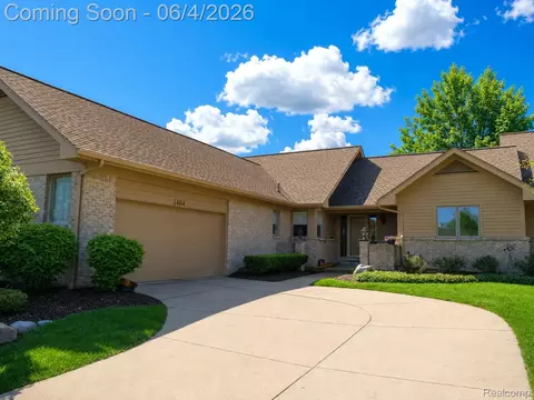4514 Ravenwood Dr, Grand Blanc, MI 48439