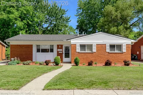 35748 Rolf St, Westland, MI 48186