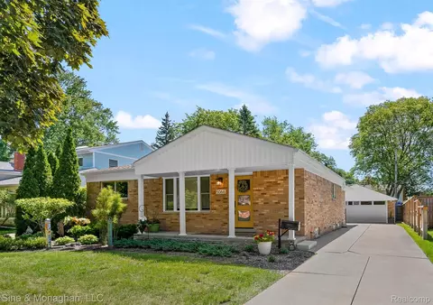 5066 Elmhurst Ave, Royal Oak, MI 48073