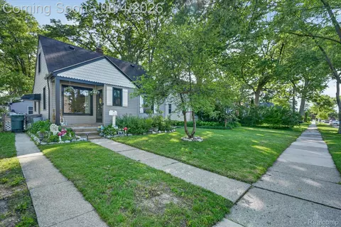22729 Cleveland St, Dearborn, MI 48124