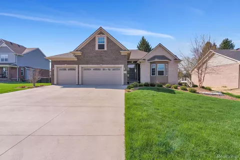 3173 Roma Ct, Wixom, MI 48393