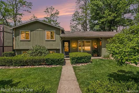 520 W Huron St, Milford, MI 48381