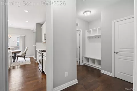 Entry Way - 16308 Adelaide Dr, Macomb, MI 48044 photo 2 of 4