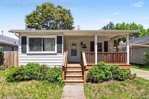 166 W Brickley Ave, Hazel Park, MI 48030